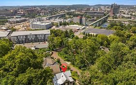 Historic Renovated 2Bd - Overlooking Downtown